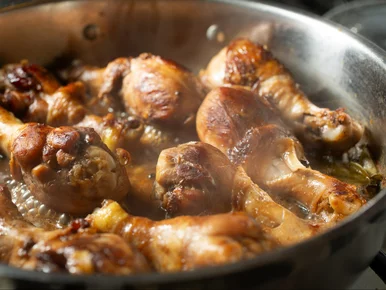 Miniatura: Pałki z kurczaka wrzucam na patelnię i po...