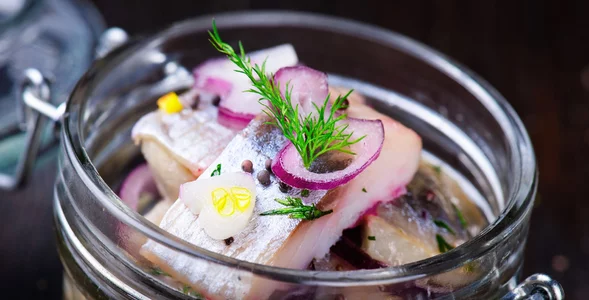 Miniatura: Zwykłe śledzie idą w odstawkę. Te w...