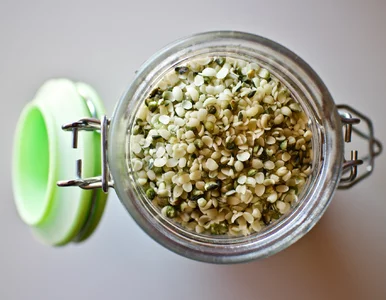 Miniatura: Jedz 2 łyżki dziennie. Te drobinki...