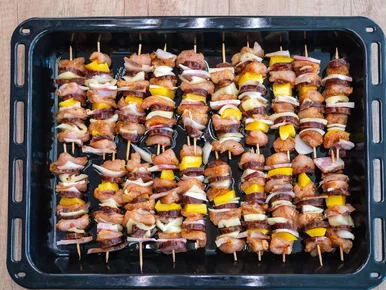 Miniatura: Kroję filet w kostkę, nadziewam i robię...