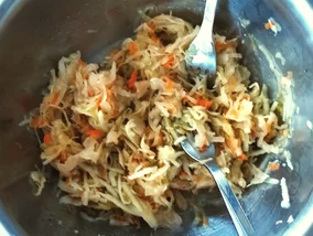 Miniatura: Do kiszonej kapusty dorzucam ten składnik....