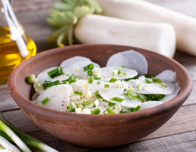 Miniatura: Ta chrupiąca surówka bije mizerię na...