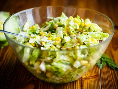 Miniatura: Młoda kapusta i 4 składniki. Surówka...