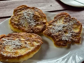 Miniatura: Chrupiące racuchy z wilgotnym wnętrzem....