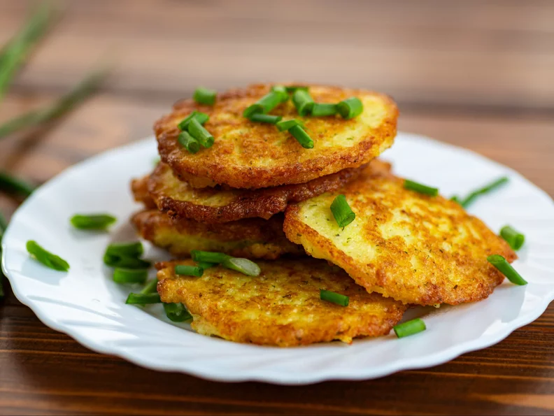 Miniatura: Dodaj 2 łyżki do placków ziemniaczanych...