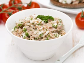 Miniatura: Z puszki tuńczyka i dwóch jajek robię...