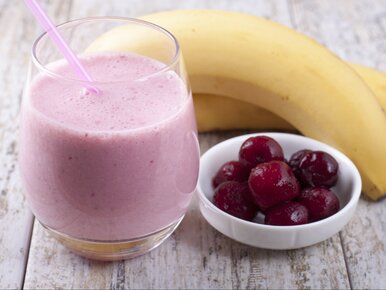 Miniatura: Miksuję dwa zdrowe i pyszne owoce. Piję...