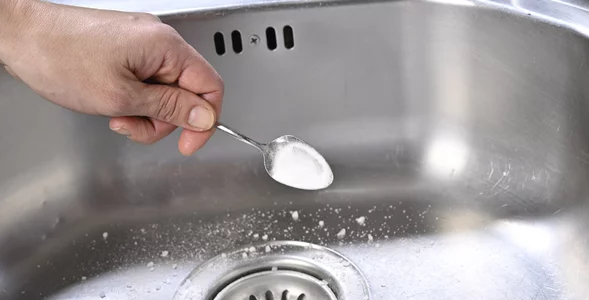 Miniatura: Nigdy nie łącz sody oczyszczonej z octem....