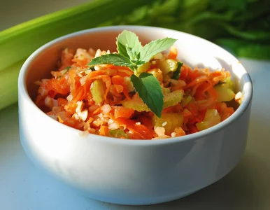 Miniatura: Moja babcia do siekanych warzyw dodawała...