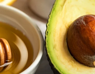 Miniatura: Rozgniatam awokado i dwa zdrowe dodatki....