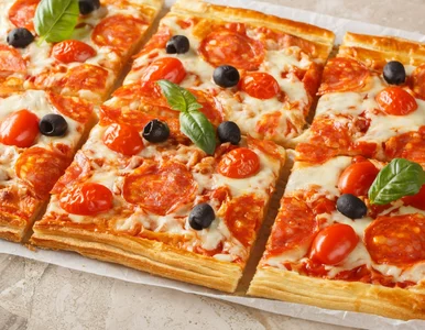 Miniatura: Szybka pizza na gotowym cieście. Wystarczy...