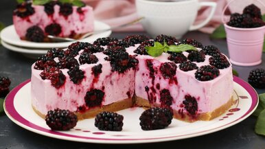 Miniatura: Tej puszystej piance jeżynowej nikt nie...