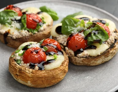 Miniatura: Grzybowe kapelusze i dwa proste dodatki....