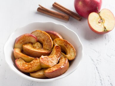 Miniatura: Kroję jabłka i wrzucam na patelnię. Ten...