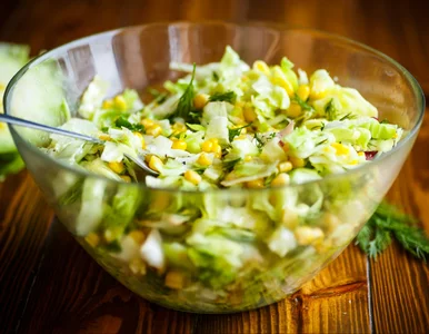 Miniatura: Młoda kapusta i 4 składniki. Surówka...