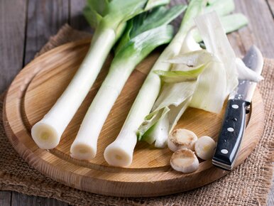 Miniatura: Pory zalewam prostym sosem i do...