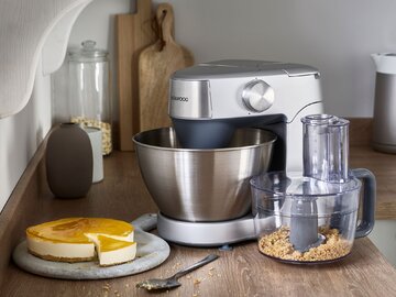 Sernik i&nbsp;robot planetarny Prospero + marki Kenwood w&nbsp;kuchni