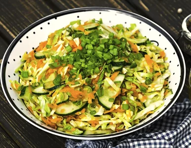 Miniatura: Nie sięgam po przetwory. Ta tania surówka...