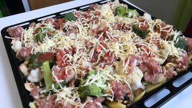 Miniatura: Nie formuję już kotletów. Kładę mięso...