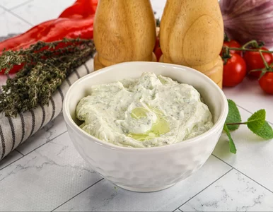 Miniatura: Ten prosty miks sera i papryki to hit...