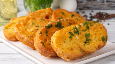 Miniatura: Z czerstwego chleba robię ciepłą kolację w...