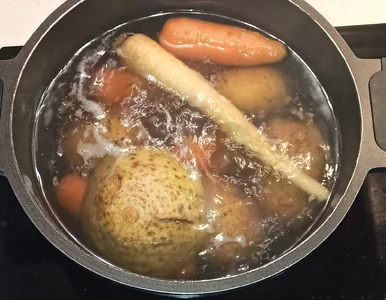 Miniatura: Warzywa na sałatkę zawsze gotuję w ten...