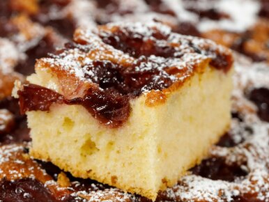 Miniatura: Miksuję, przelewam do formy i kładę dżem....