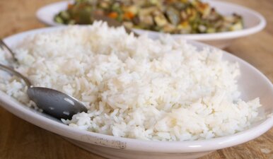 Miniatura: Tak odgrzewaj ryż. Ten sposób sprawia, że...
