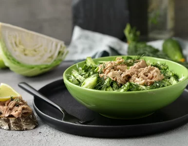 Miniatura: Zwykłą surówkę zamieniam w pożywną...