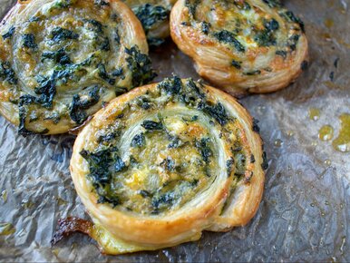 Miniatura: Na ciasto francuskie wykładam 3 składniki....