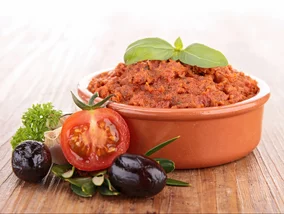 Miniatura: Dwa produkty ze słoika i blender. Ta pasta...