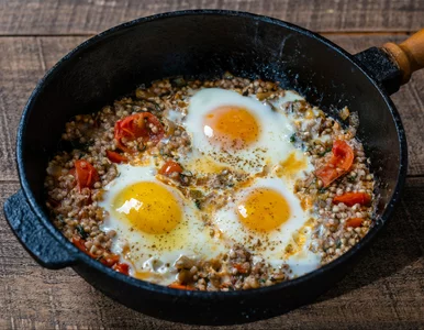 Miniatura: Z kaszy gryczanej szykuję pyszny, zdrowy...