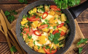 Miniatura: Wyciągam wczorajsze ziemniaki i robię coś...