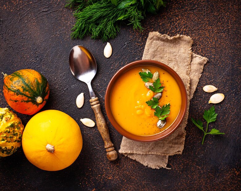 Zupa dyniowa to gastronomiczny symbol polskiej jesieni. Jak ją przygotować?