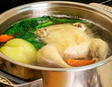 Miniatura: Kiedy dodawać warzywa do rosołu? Ten...