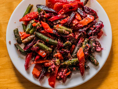 Miniatura: Z kilku warzyw robię obłędną sałatkę....