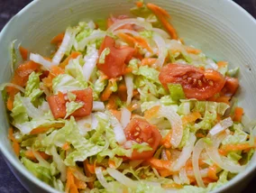 Miniatura: Szatkuję pekinkę i dokładam trzy...