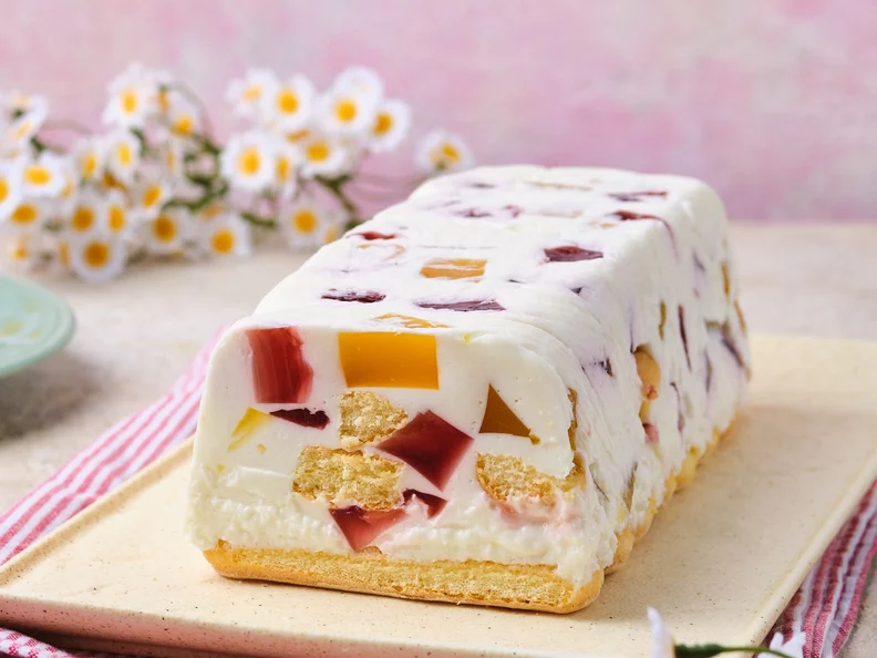 Miniatura: Śmietankę łączę z galaretkami i chowam do...