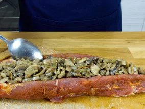 Miniatura: Nacinam polędwiczkę i dodaję farsz....