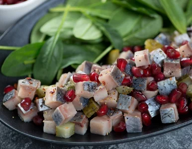 Miniatura: Zamiast klasycznych śledzi serwuję tatar....