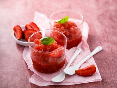 Miniatura: Kocham orzeźwiający sorbet truskawkowy....