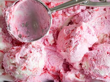 Miniatura: Aksamitne, domowe lody z malinami. Prosty...