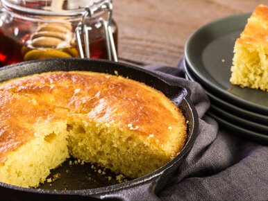 Miniatura: Weź kubek jogurtu i dwie łyżki miodu....