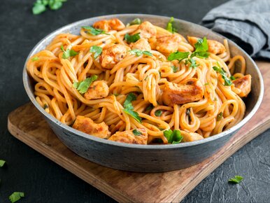 Miniatura: Do makaronu spaghetti dodaję 2 pożywne...