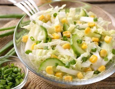 Miniatura: Do pekinki dodaję tani składnik z puszki....