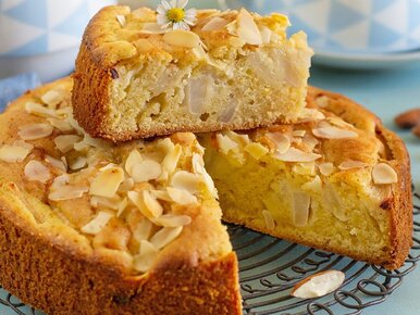 Miniatura: Kroję gruszki i mieszam z migdałami....