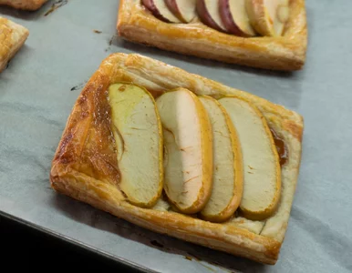 Miniatura: Jedno nacięcie w cieście francuskim i...