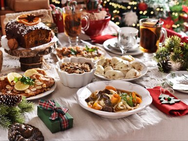 Miniatura: Czernina z karpia i zupa migdałowa dla...