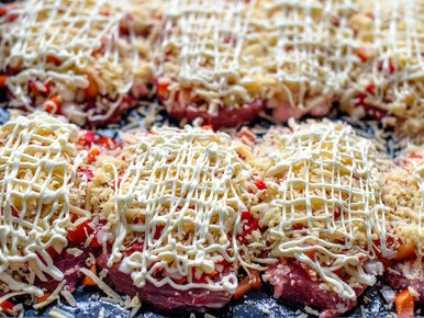 Miniatura: Nakładam na karkówkę i zapiekam. Mięso...