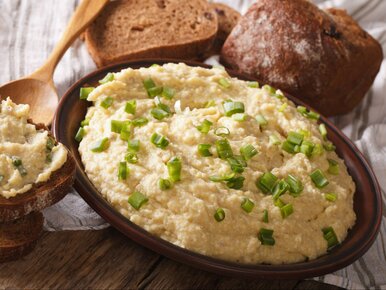 Miniatura: Ze śledzia i jajek robię pastę na...